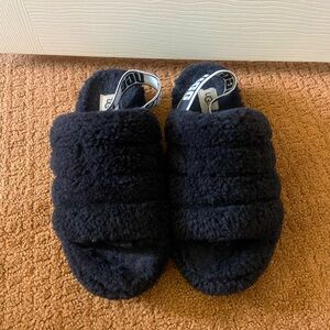 Women’s Ugg fluff yeah slides